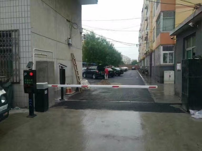 商业区108道闸工程案例