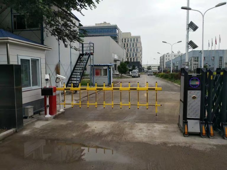 109道闸园区安装案例